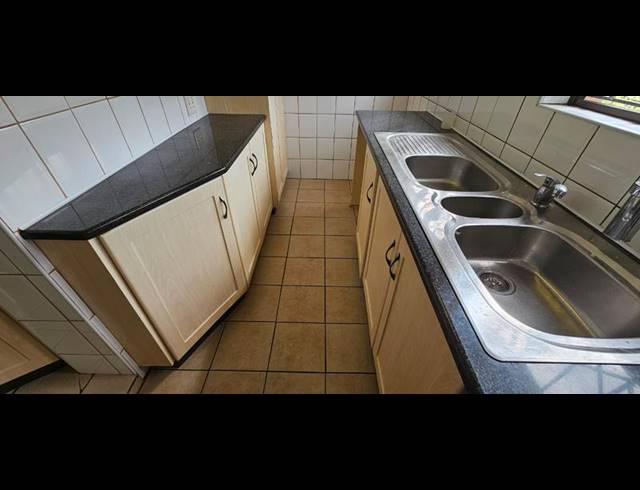 4 BEDROOM PROPERTY TO RENT IN SCOTTBURGH SOUTH